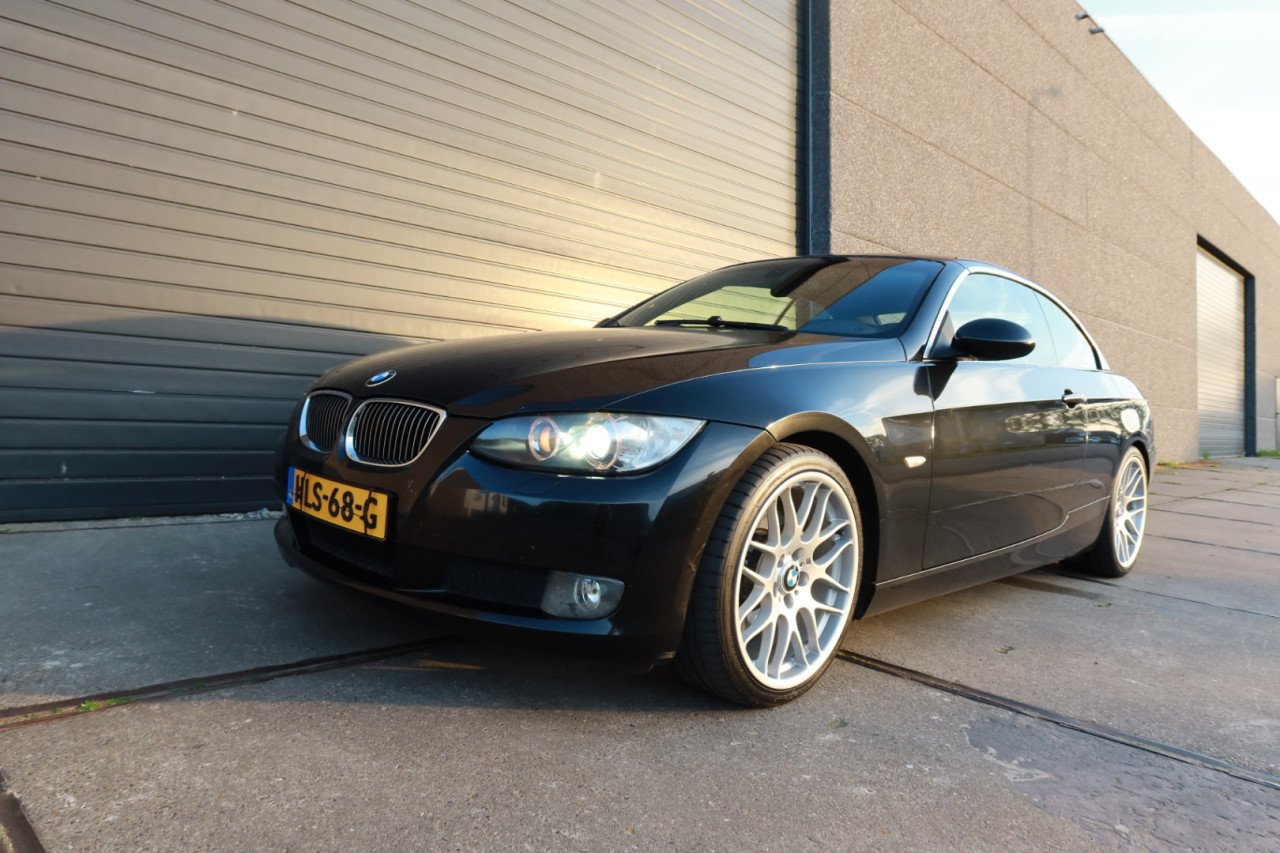 BMW 325i Cabriolet high executive 145DKM 2007