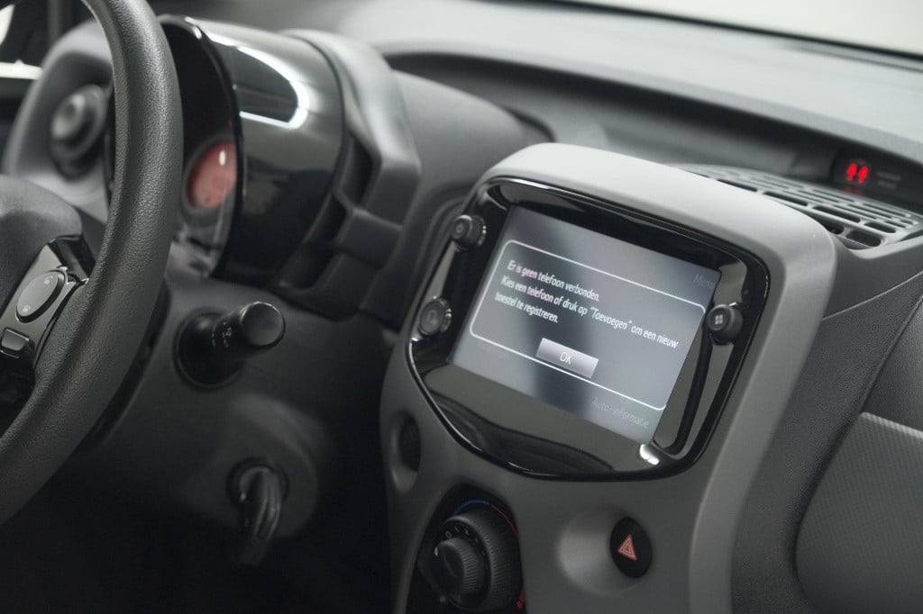 Peugeot 108 1.0 e-vti active | apple carplay | bluetooth | elektrische rame