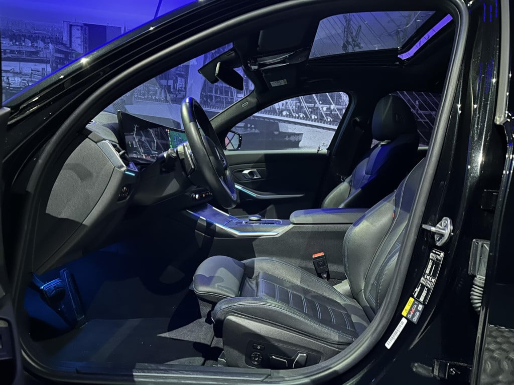 BMW 3-serie 330e m-sport *schuifdak*acc*harmankardon*