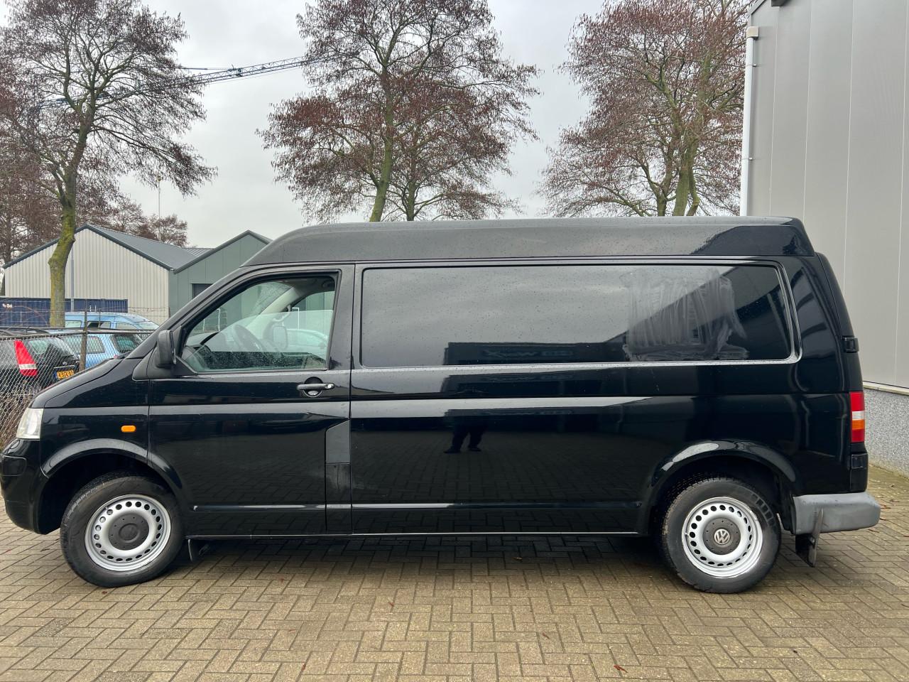 Volkswagen Transporter 2.5TDI 3zits Jaar apk