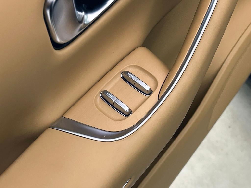Leapmotor C10 design reev (hybrid) 28.4 kwh | interieur camel brown | stoel