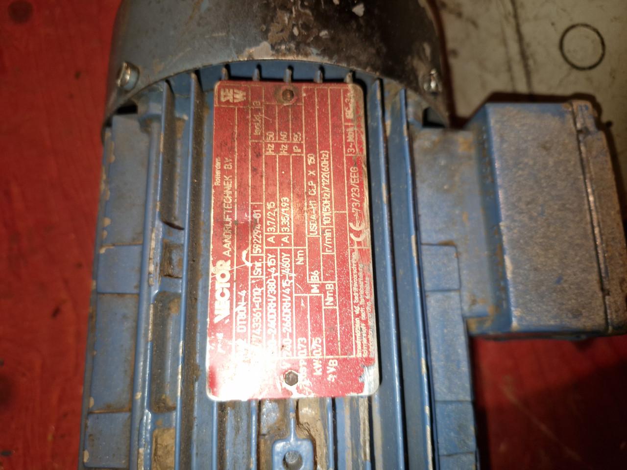 Te koop zware elektrische motor met vertragingskast 220v