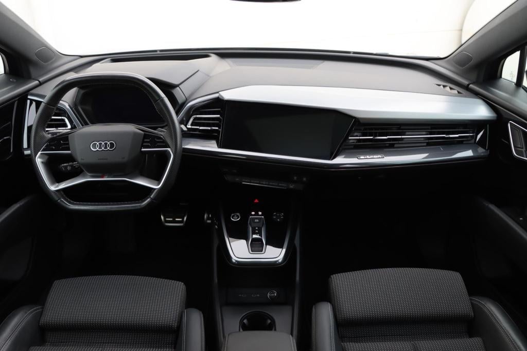 Audi Q4 E-tron 45 quattro s edition 77 kwh 266pk | soh 91,2% |