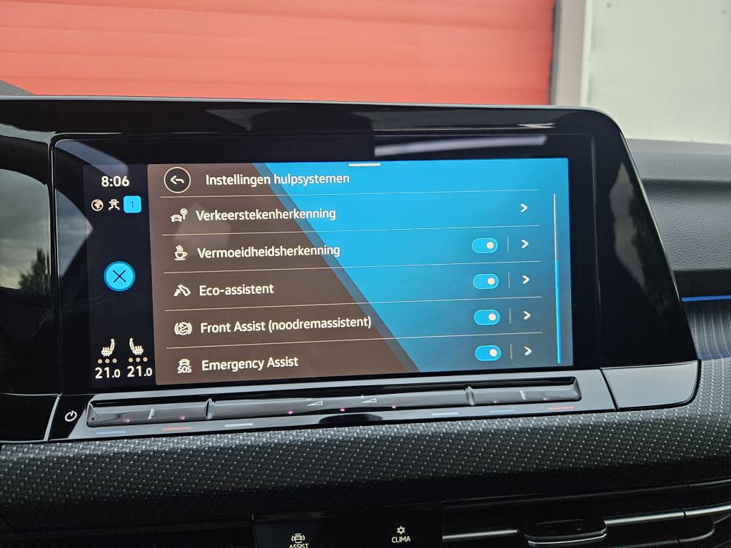 Volkswagen Golf variant 1.5 etsi r-line business+ | pano | elek. trekhaak |