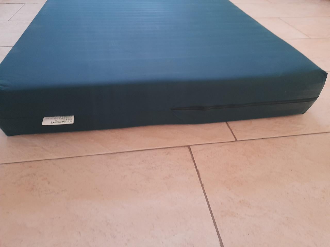 Matras anti decubitus 90 x 204  (in goede staat )