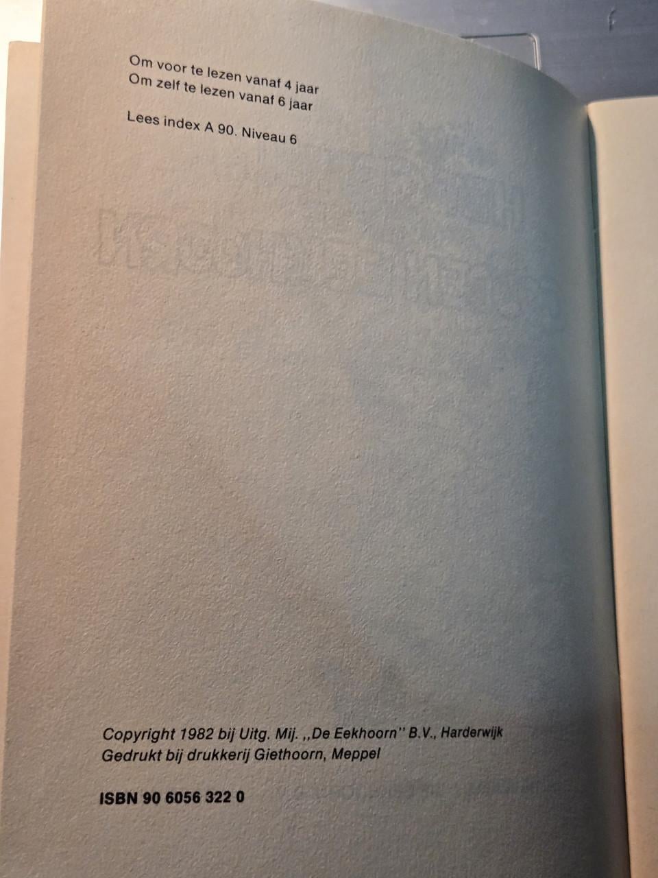 Kinderboek "Het geheim van de gouden eekhoorn" 1982