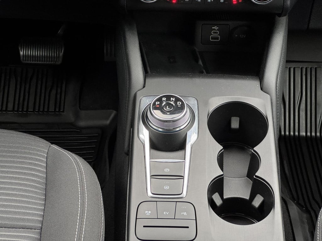 Ford Kuga 2.5 phev titanium trekhaak, nl-auto winter pack