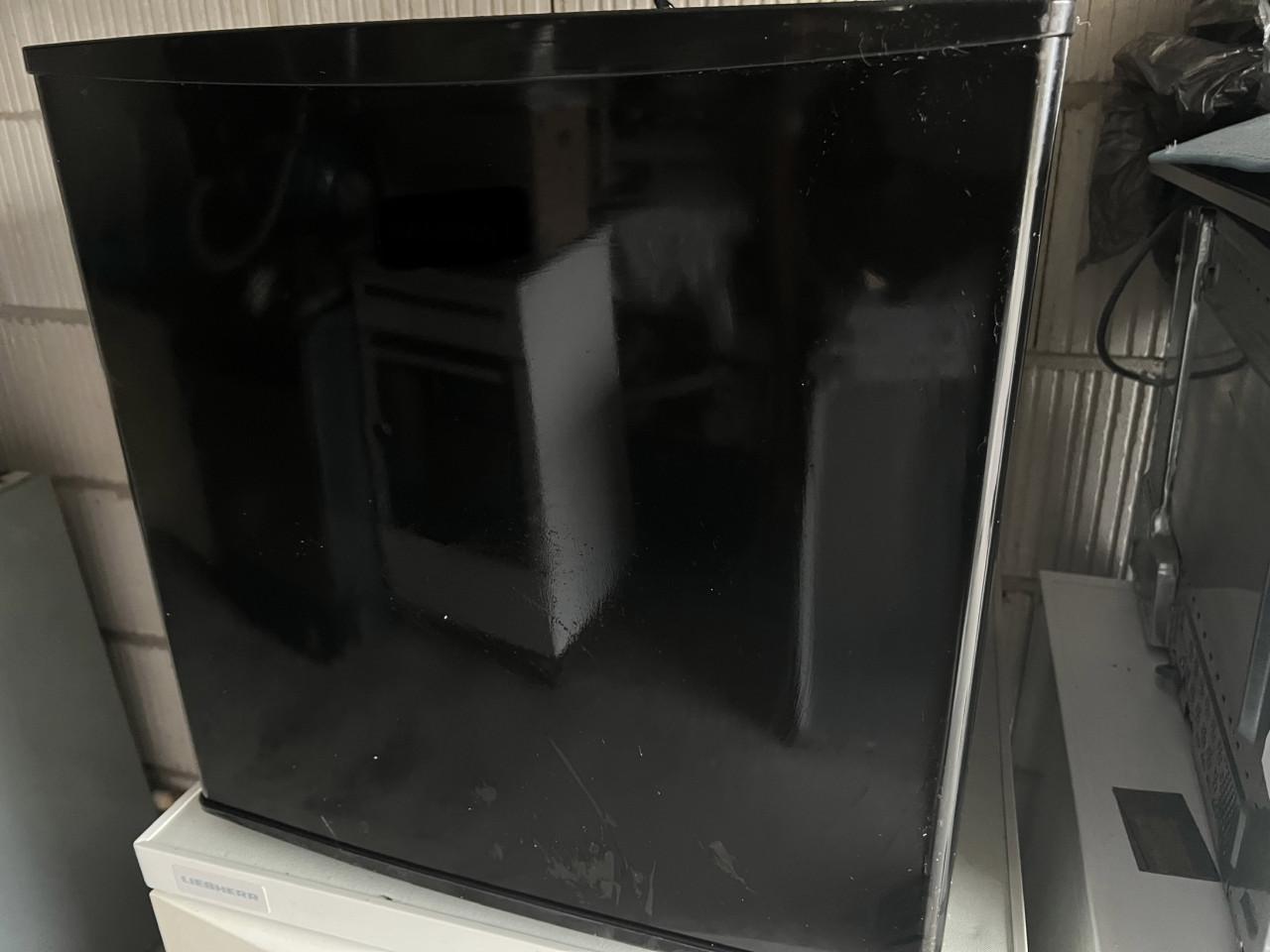 Camping / mini tafelmodel vrieskast A+ klasse Vriezer netto 32 liter