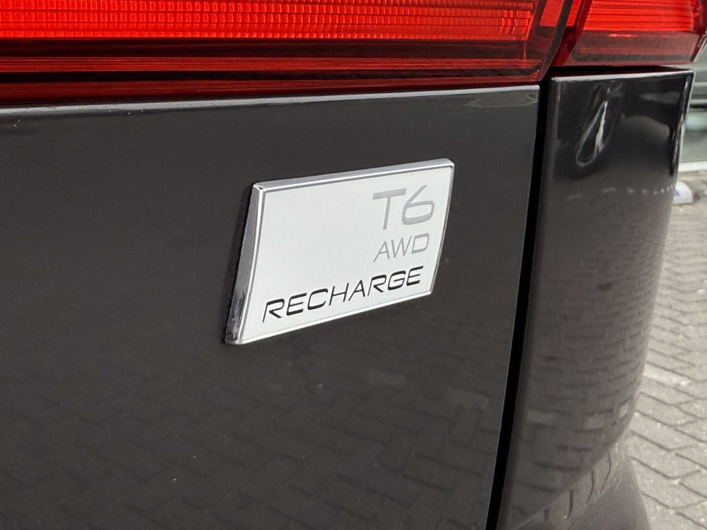 Volvo XC60 2.0 t6 awd + dark