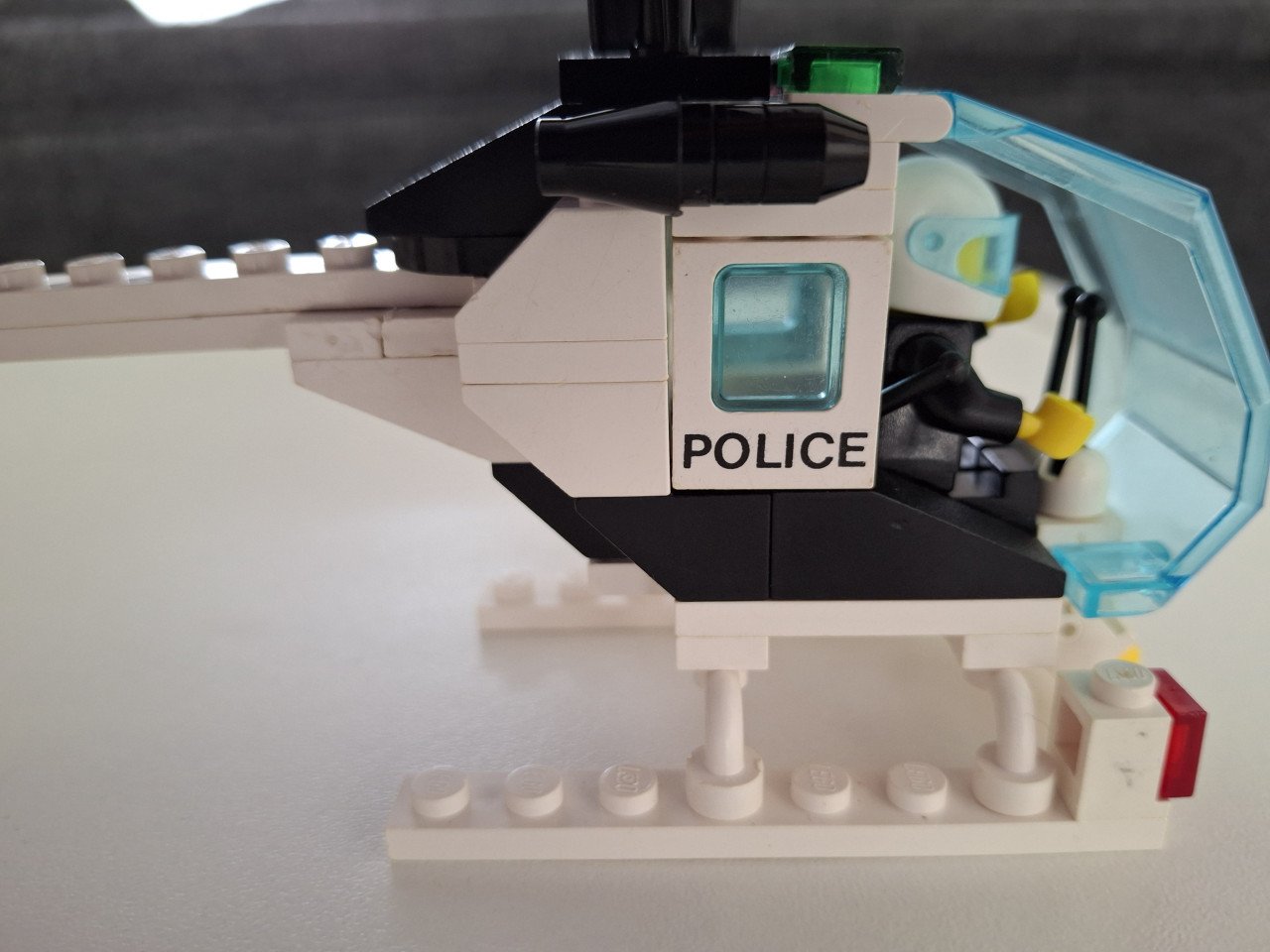 2 vintage Lego  Police sets