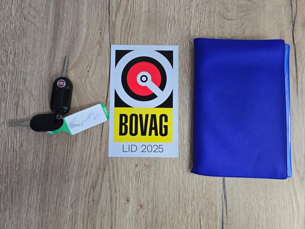Fiat Panda occasion 1.2 popstar in zwart | sportieve look | trekhaak | twee