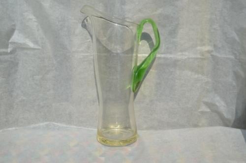 Mooie glazen design sap/waterkan puntgaaf.