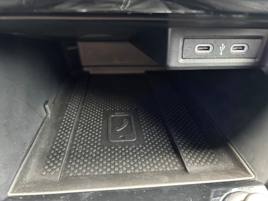 Volkswagen T-cross 1.5 tsi 150pk dsg-7 r-line| trekhaak| camera|navi| uniek