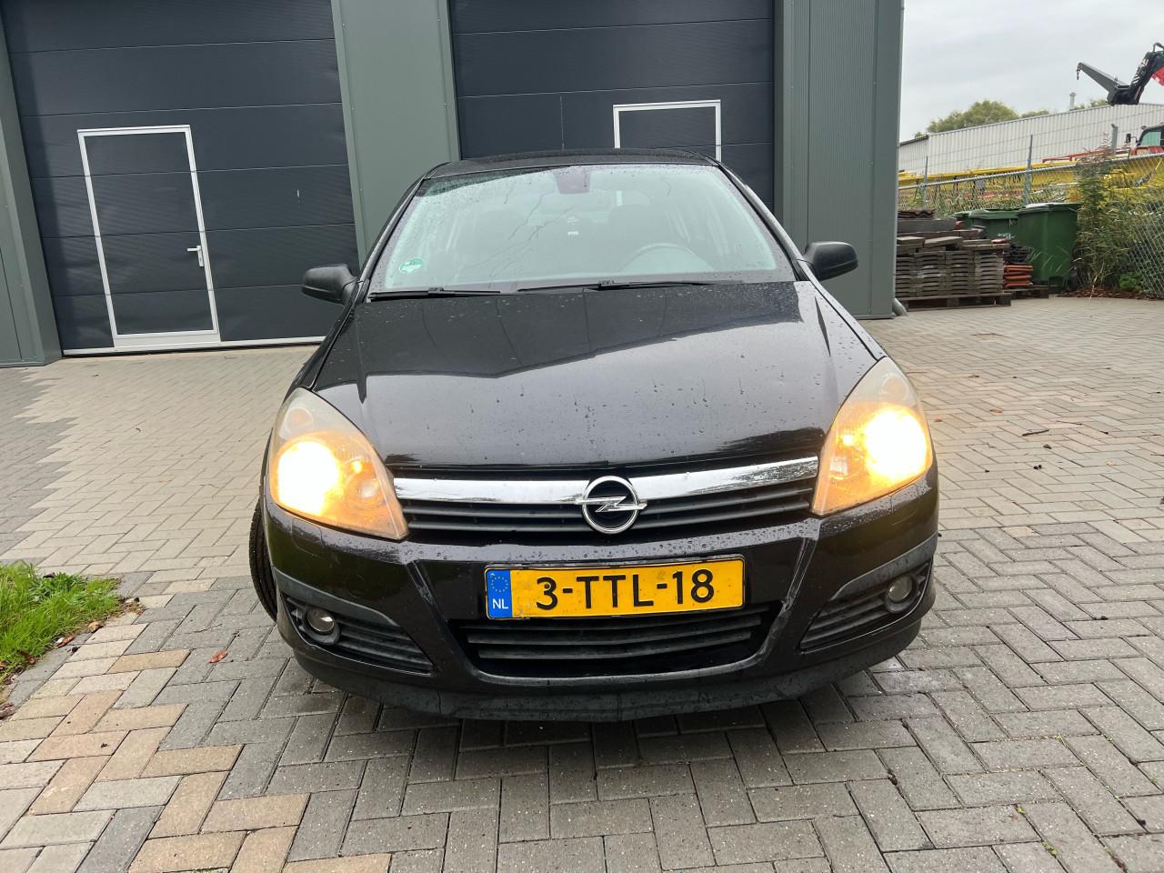 Opel Astra 1.6 Essentia Airco/Cruise/ Jaar Apk
