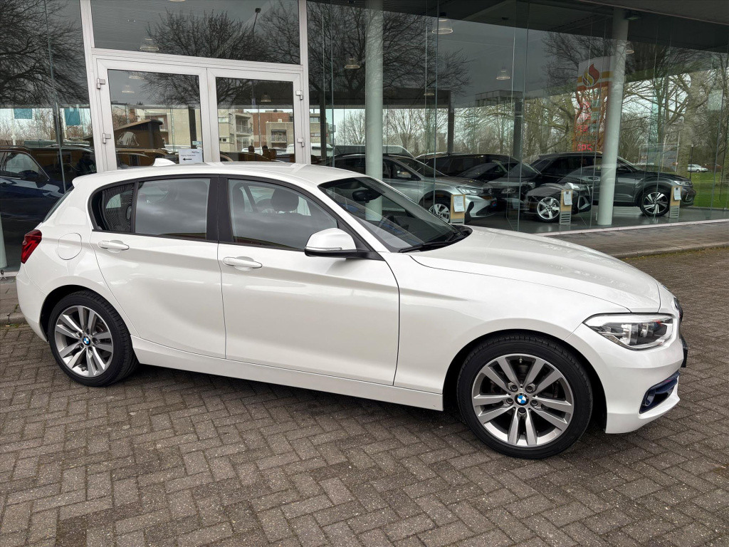 BMW 1 Serie (f20) 118i 136pk aut steptronic sport line | unieke km stand|ri