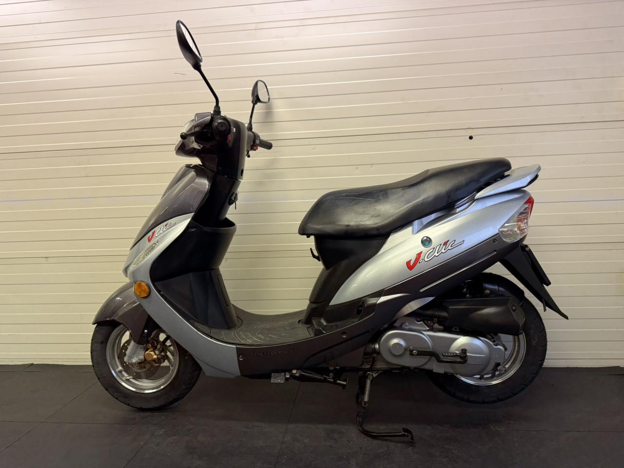 Nette en goed onderhouden Peugeot V-clic! Incl. beurt en garantie!