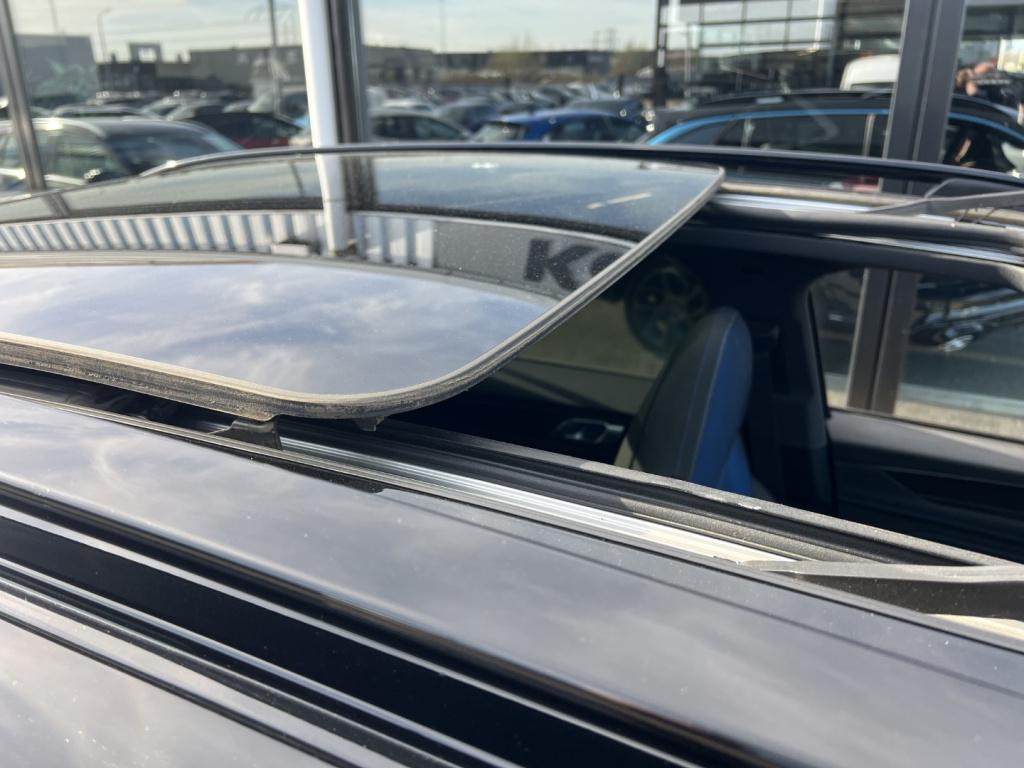 Lynk & Co 01 1.5 261pk phev plug inn hybrid , pano dak,car play, adaptive c