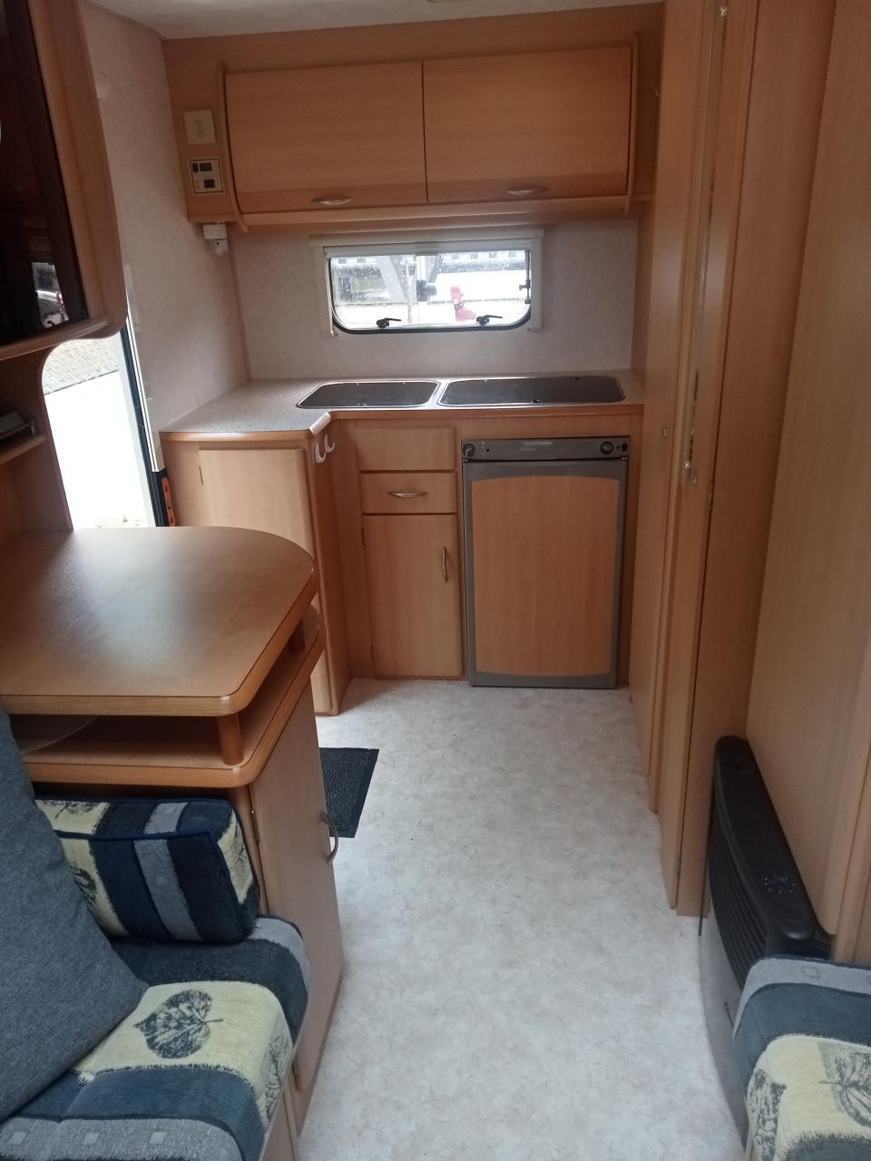 Hylander Ambiance 380, mover, enkele bedden.