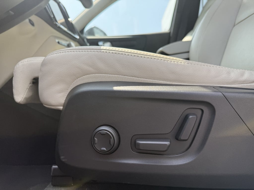 Volvo XC40 t4 211pk recharge ultimate dark| full options !!