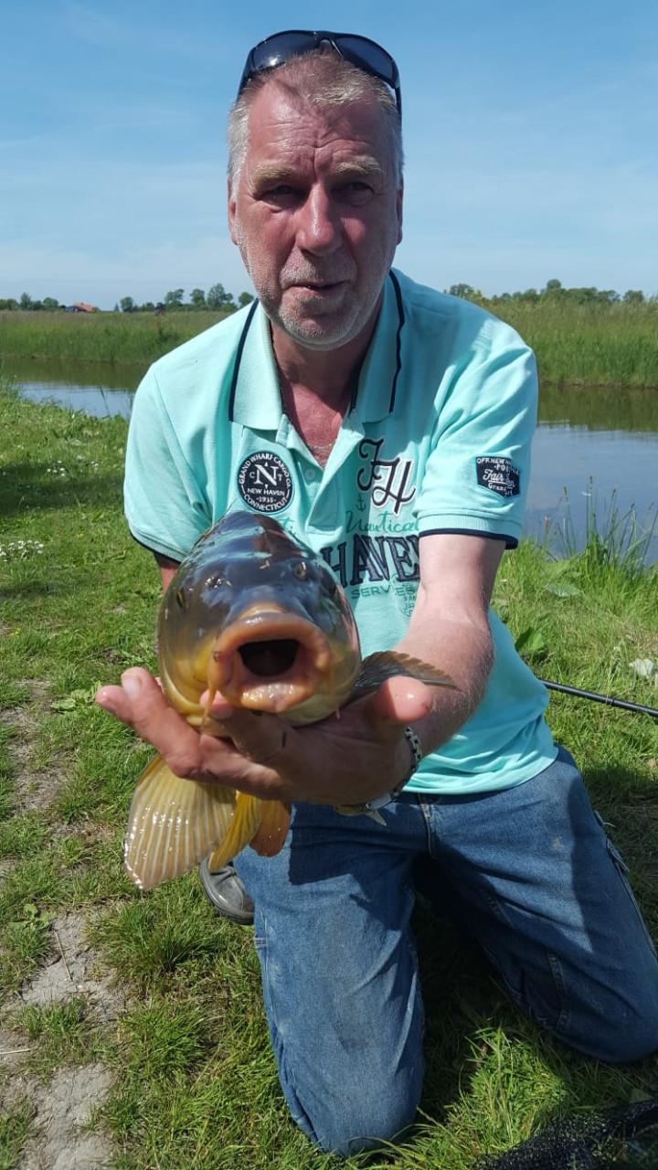 Koop je visvergunning voor het jaar 2026 bij Jos en Jolanda en Saskia 17,50