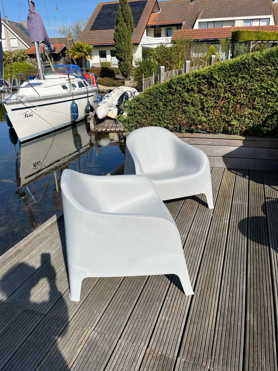 Twee tuinstoelen (stapelbaar)