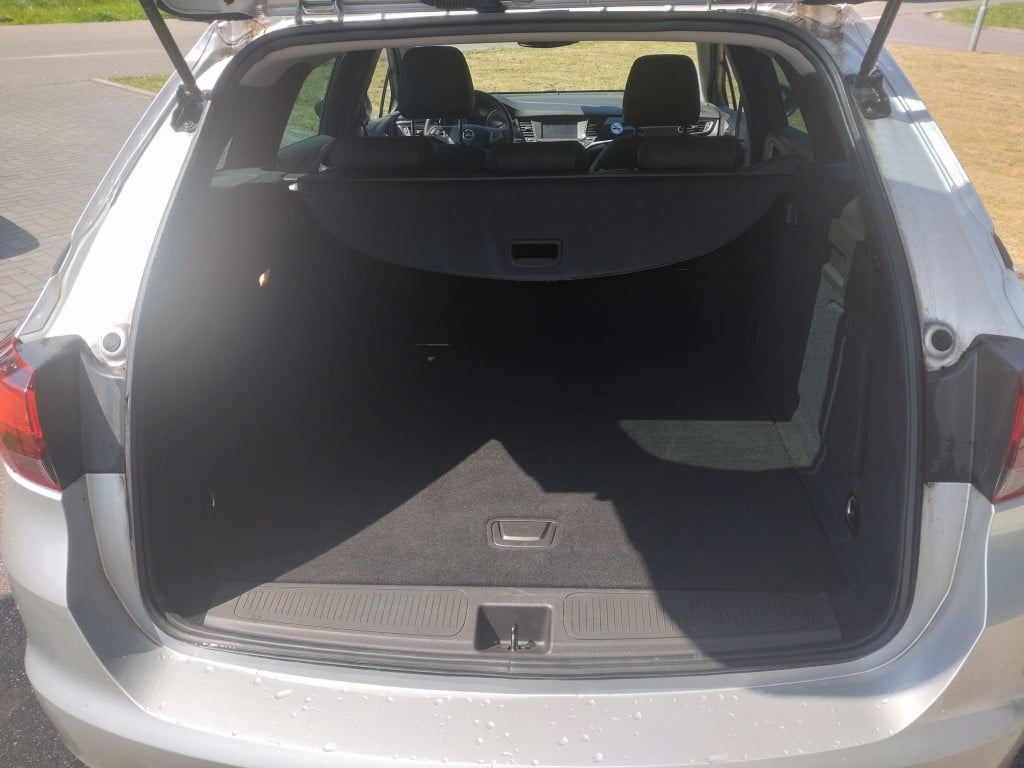 Opel Astra sports tourer 1.2 design&tech