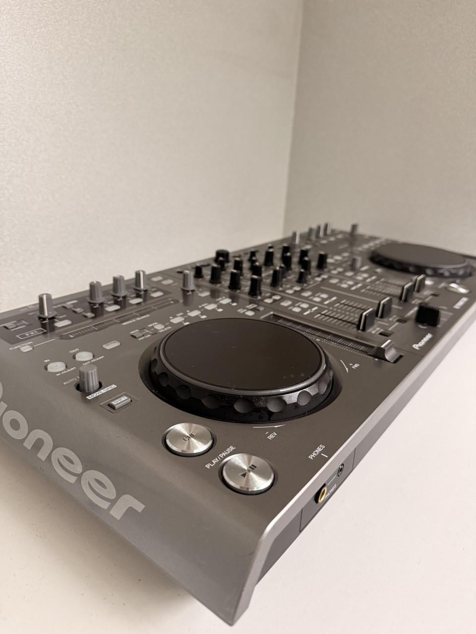 Pioneer DDJ T1 dj controller