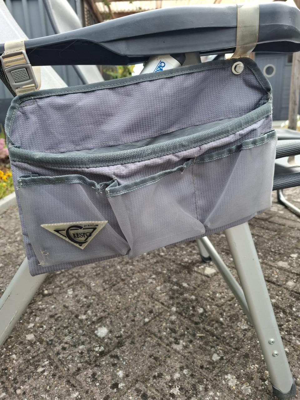 Twee Crespo tuinstoelen met voetenbank