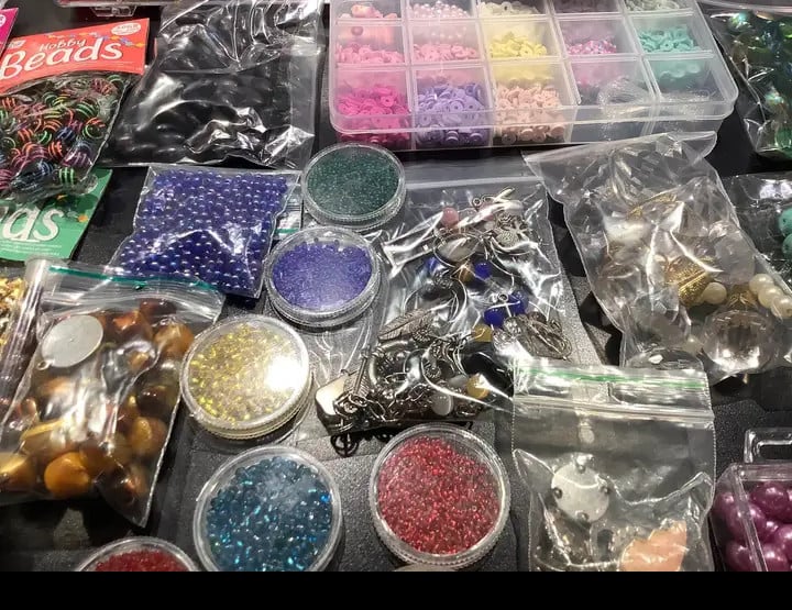 Grote partij om sieraden te maken
