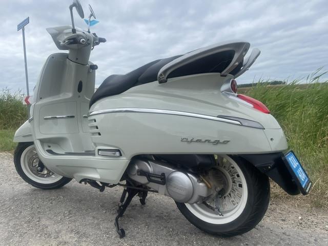 Super gave peugeot django limited edition , geweldige orginele kleur groen