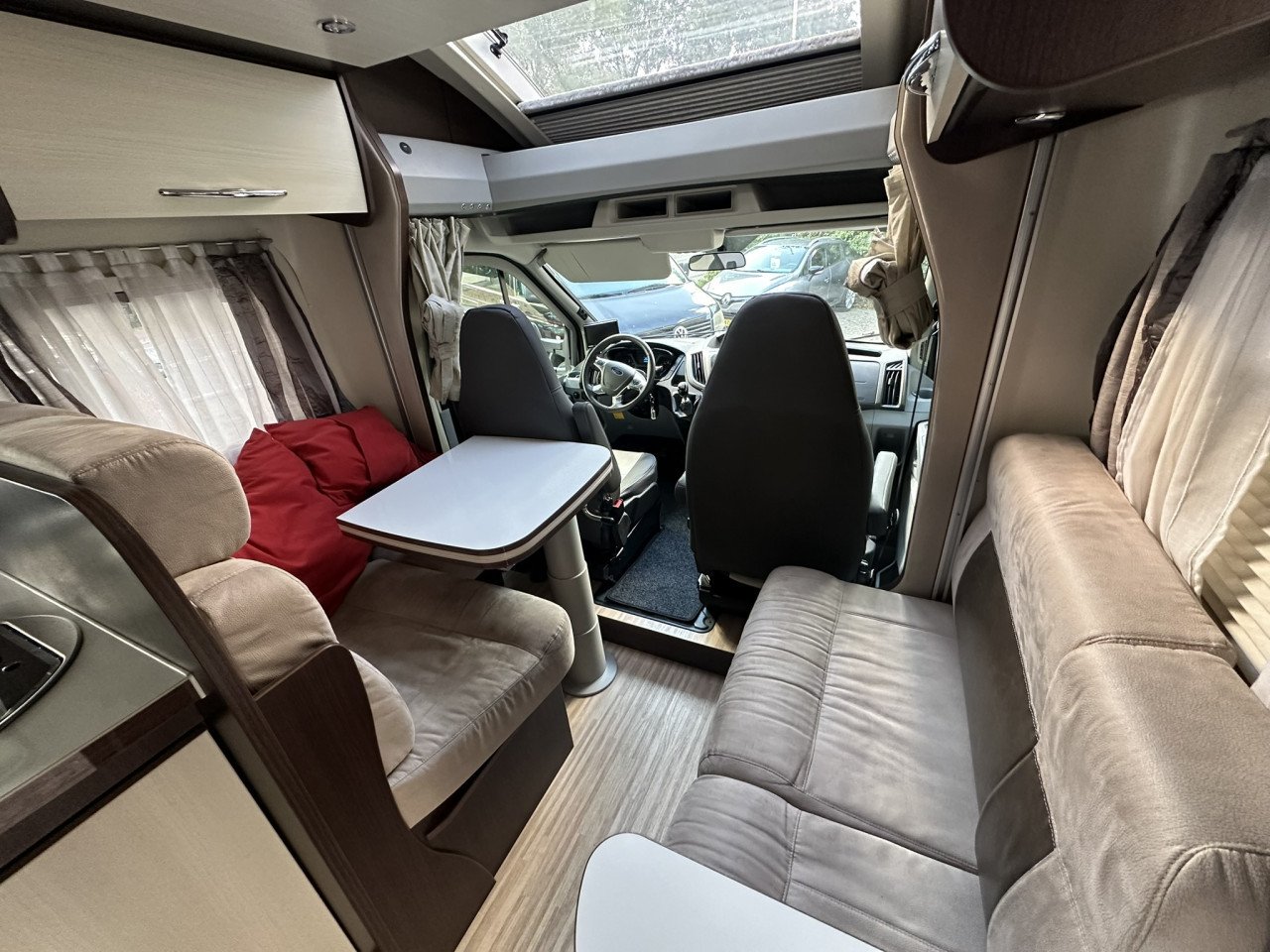 Camper Benimar Tessoro 442 uit 2015 met 77.000 km