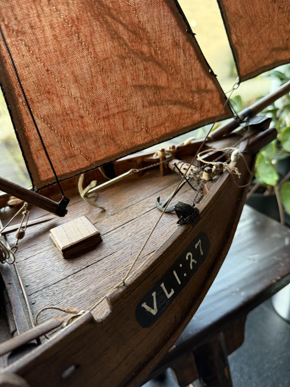 Prachtig handgemaakt vissersschip VLI 27 (Hoogaars)