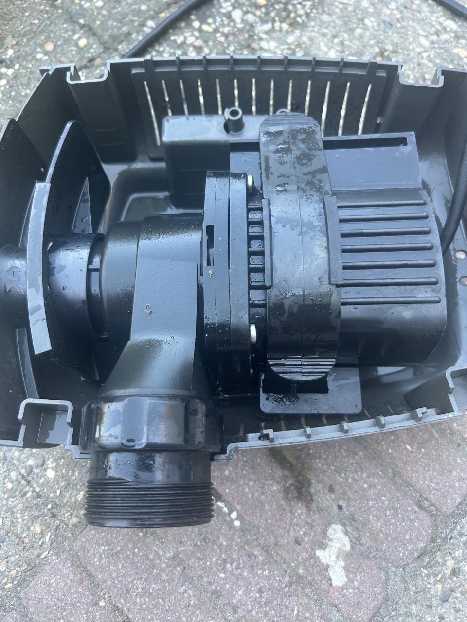 Te koop oase eco primium 8000 sterke en zuinige Vijverpomp