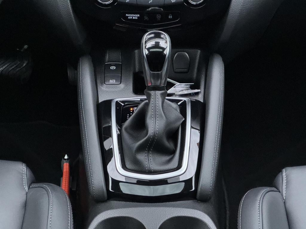 Nissan Qashqai 1.3 dig-t premium edition automaat incl. trekhaak!