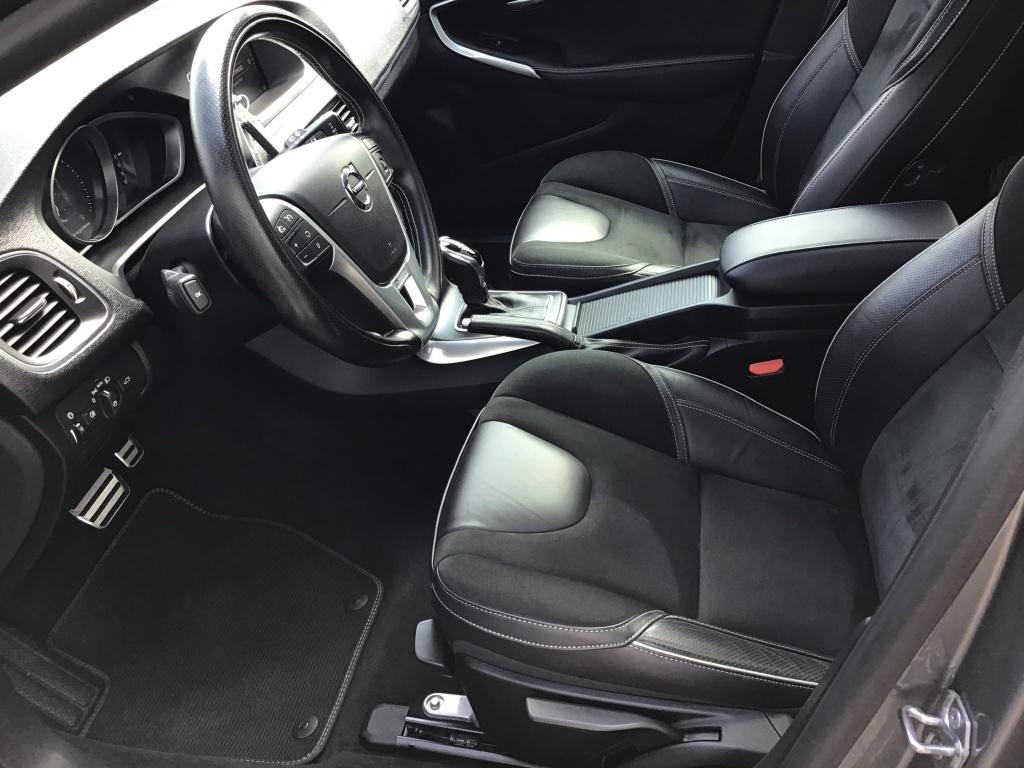 Volvo V40 t3 153pk aut6 polar+ sport| panodak| camera| trekhgaak| h&k soun