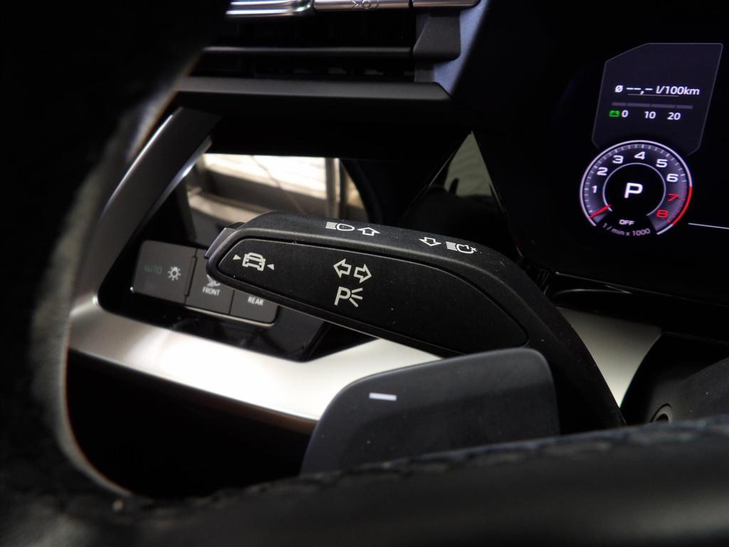 Audi A3 35 tfsi 150pk s tronic s line edition