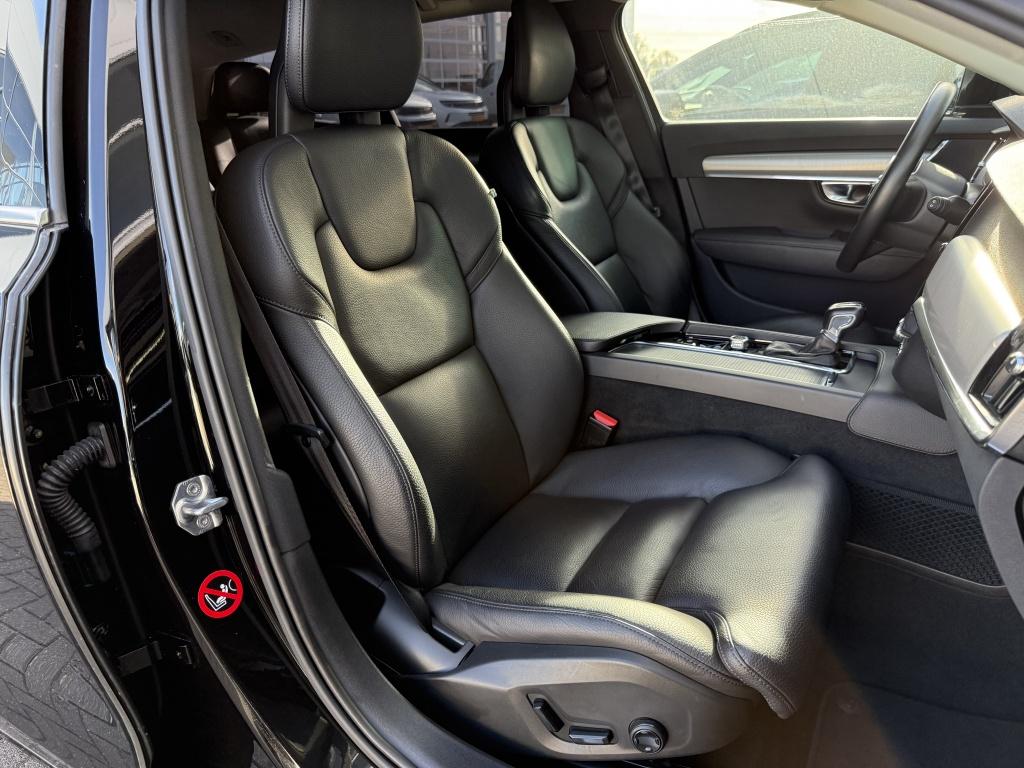 Volvo V90 t4 190pk momentum |adap.cruise| leder | trekhaak | stoel/stuurve