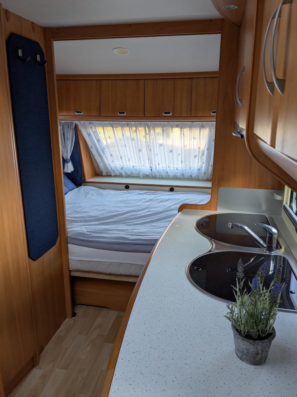 Te koop: nette en complete caravan