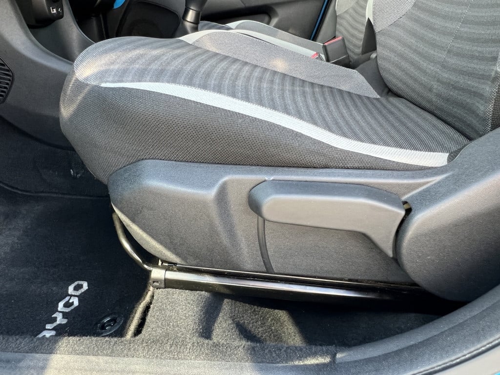 Toyota Aygo 1.0 vvt-i x-play ltd | dealeronderhouden | airco |