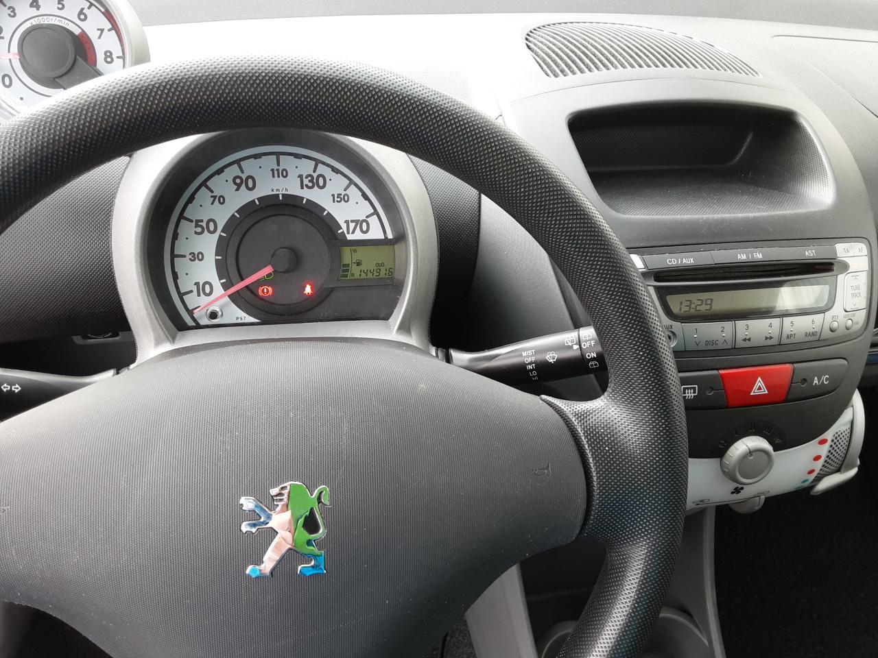 Peugeot 107 1.0-12V Millesim 200