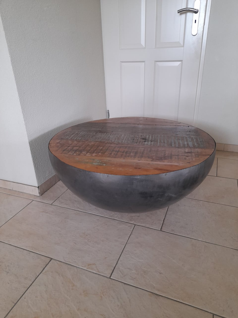 Super gave  design salon tafel 90 x 40H ( in goede nette staat)