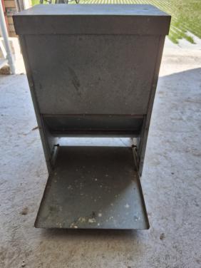 Trapbak voor kippen
