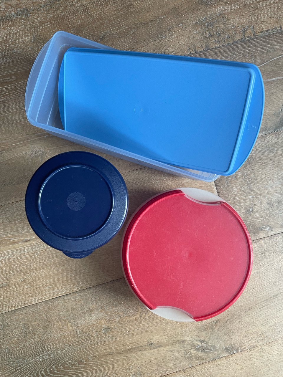 Tupperware 3x Ruilen tegen 2 flessen droge witte wijn.