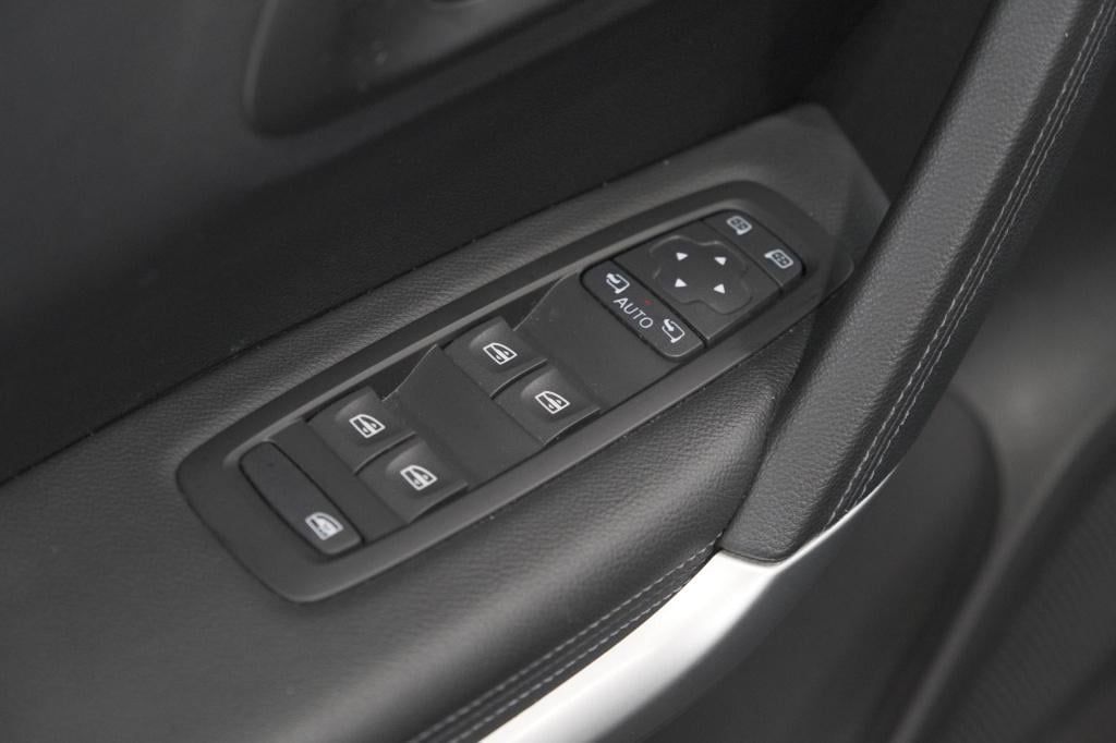 Renault Kadjar tce 140 edc intens | trekhaak | camera | dodehoekdetectie | 
