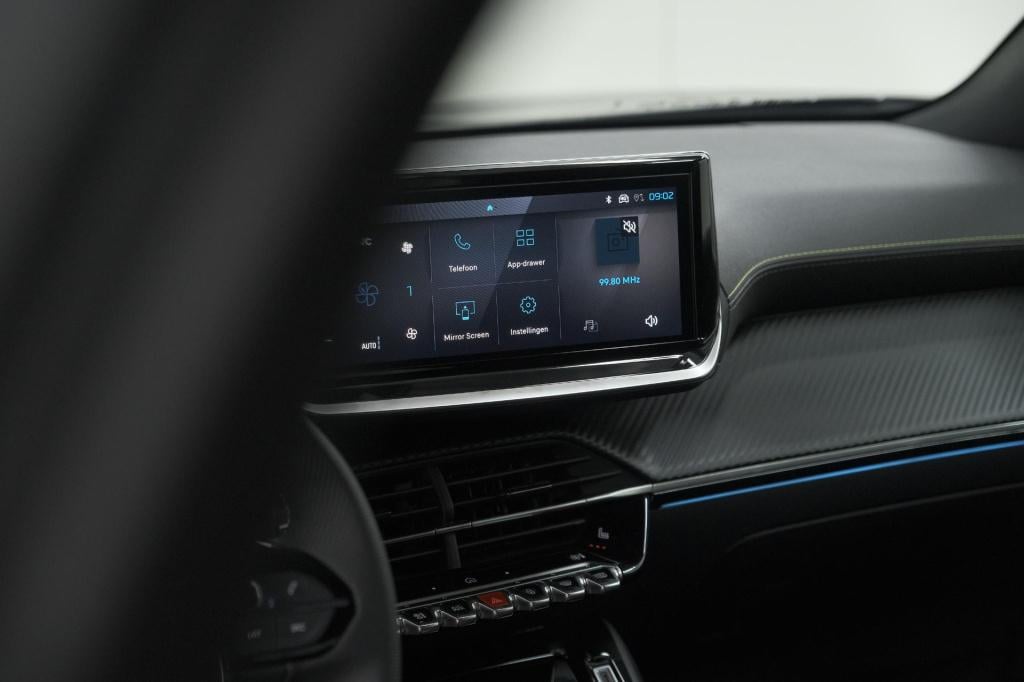 Peugeot E-2008 ev gt 54 kwh | 11 kw lader | warmtepomp | camera | alcantara