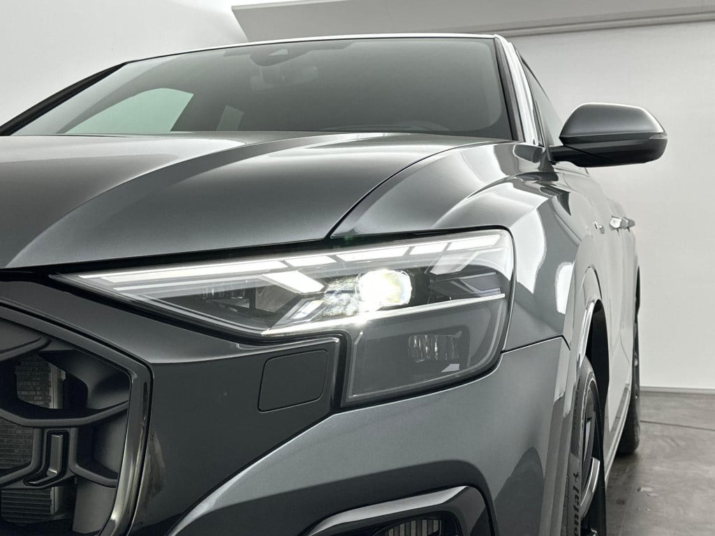 Audi Q8 pro line s 55 tfsi e 290 kw / 394 pk suv 8 versn.