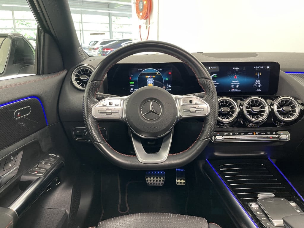 Mercedes-Benz Gla-klasse 250 e amg edition | pano | leer | trekhaak | sfeer