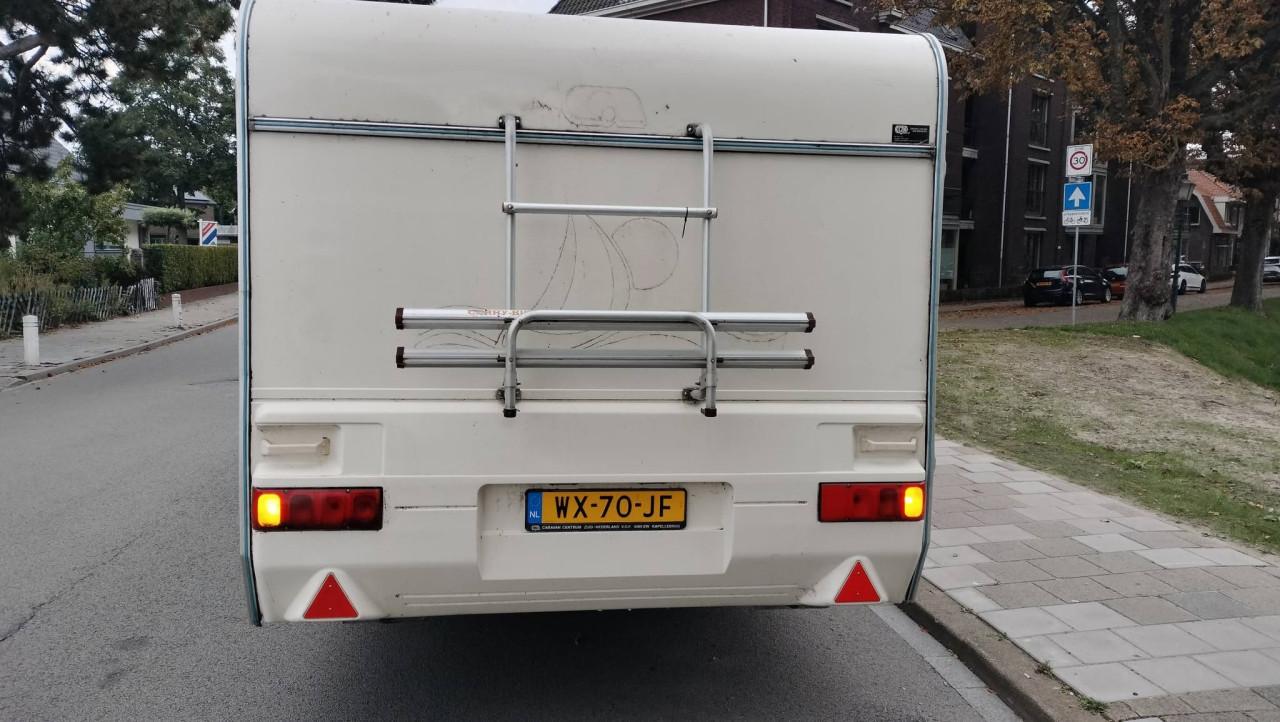 Adria 502 Up met voortent en luifel