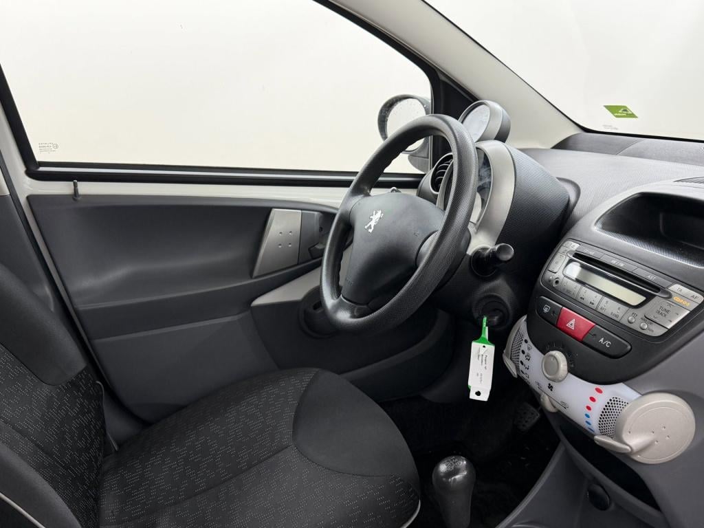 Peugeot 107 occasion 1.0-12v xs | wit | tweedehands peugeot 107 | airco | a