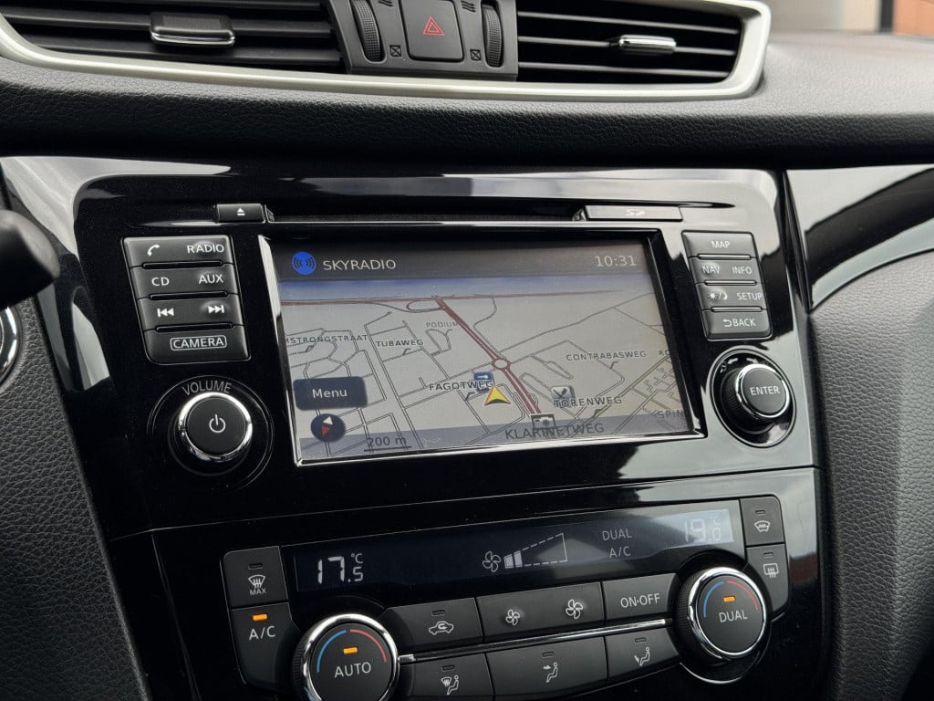 Nissan Qashqai 1.2 tekna | trekhaak | navigatie | leder | 360° camera | sto